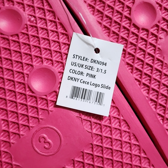 DKNY Girls/Big Kids Size 3½ Pink Slides Sandals fits Women's 5½ - Picture 10 of 10